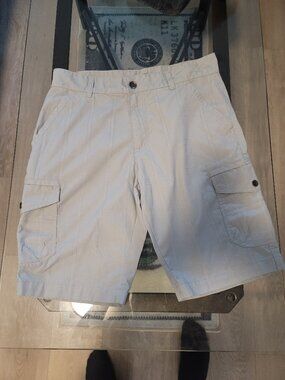 Method Gray Pattern Button Cargo Shorts Size 32 Pre-Owned in Great Condition